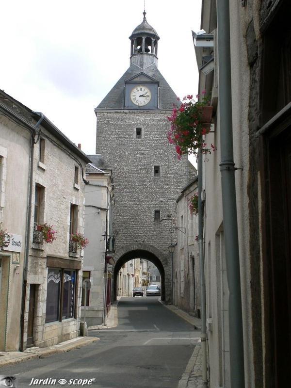 Coeur Du Centre Historique De Beaugency Exterior foto